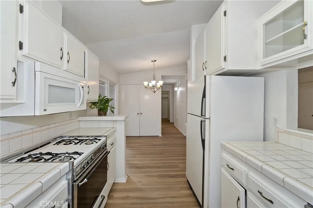142 Rockledge Lane, Lake Arrowhead, California 92352 home-pic-9
