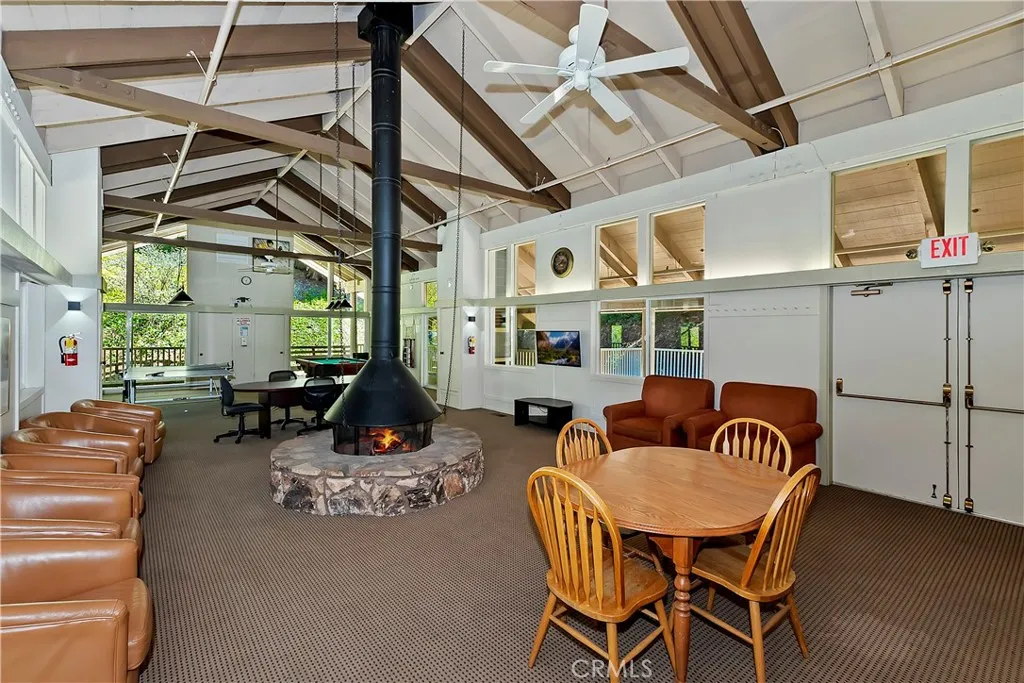 142 Rockledge Lane, Lake Arrowhead, California 92352 home-pic-22