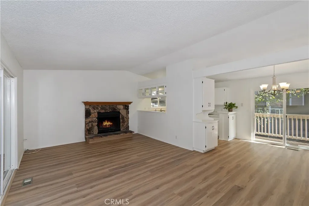 142 Rockledge Lane, Lake Arrowhead, California 92352 home-pic-5