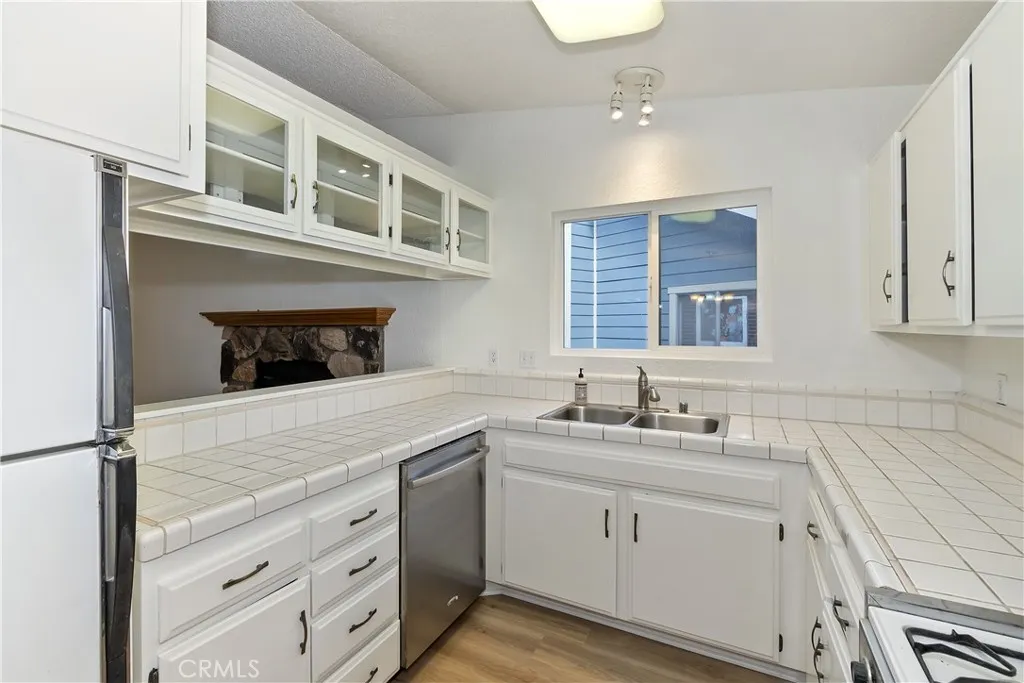 142 Rockledge Lane, Lake Arrowhead, California 92352 home-pic-7