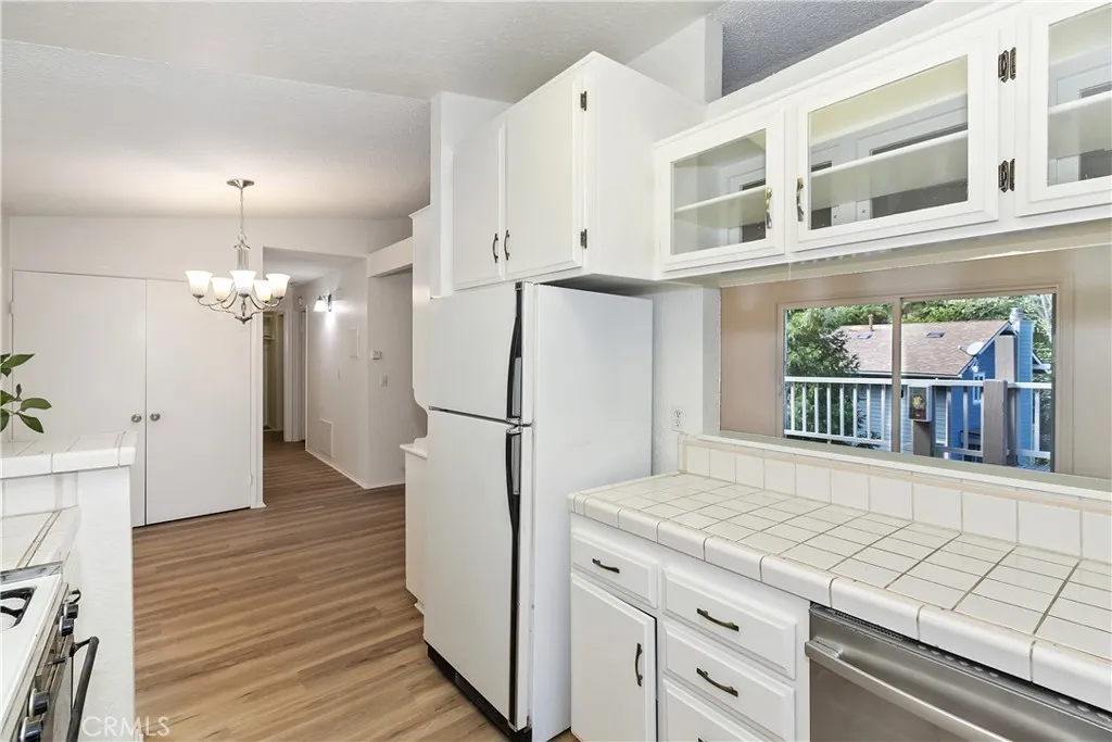 142 Rockledge Lane, Lake Arrowhead, California 92352 home-pic-8
