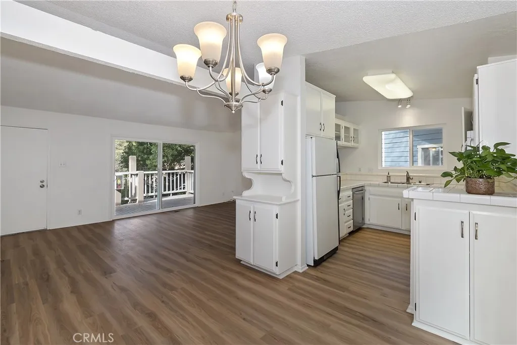 142 Rockledge Lane, Lake Arrowhead, California 92352 home-pic-11