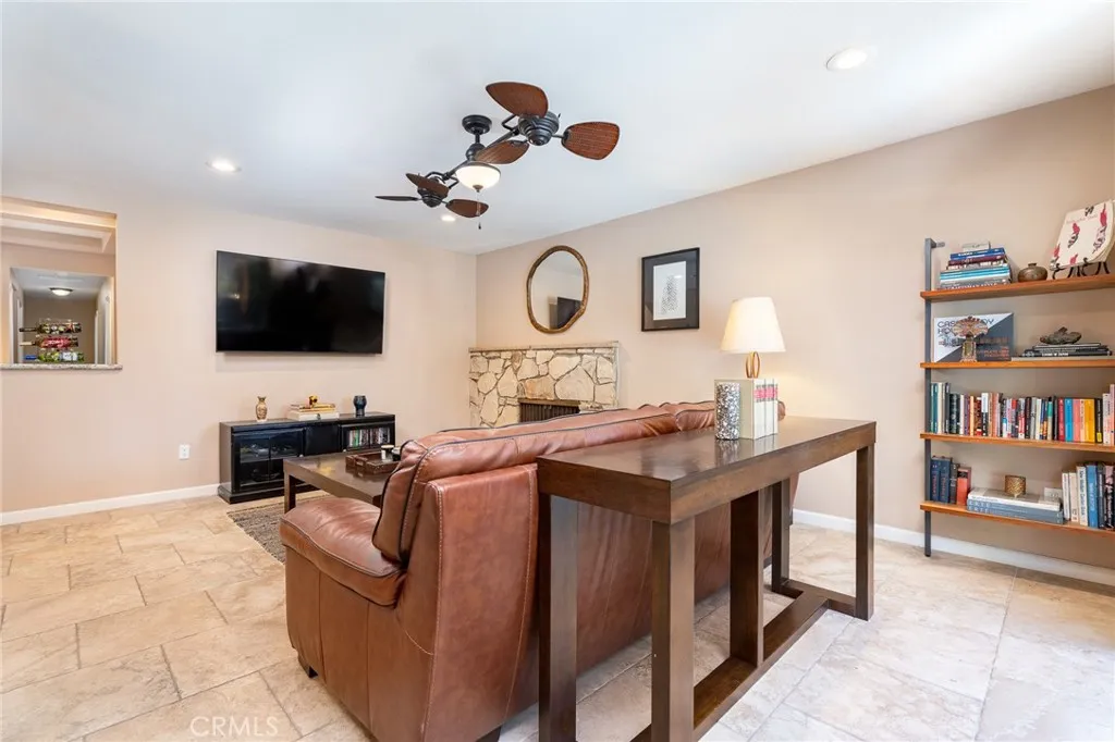 3165 Celeste Drive, Riverside, California 92507 home-pic-12