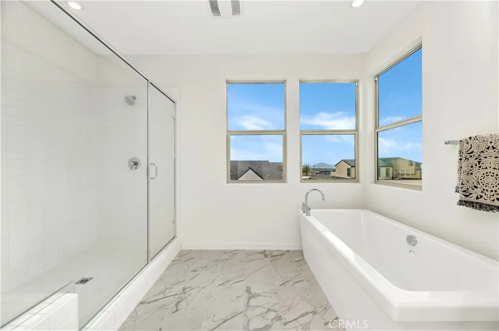 15800 Conservatory Drive, Fontana, California 92336 home-pic-41