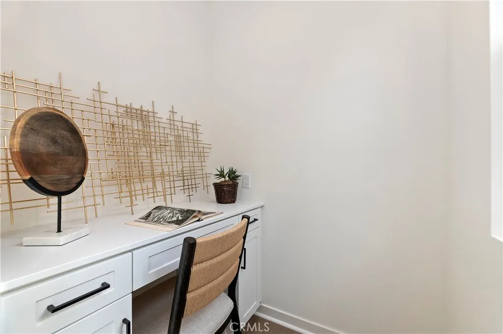 15800 Conservatory Drive, Fontana, California 92336 home-pic-17