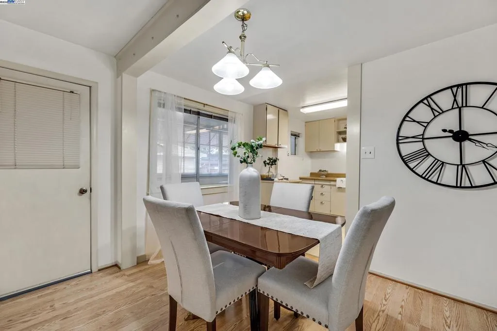 589 S M St, Livermore, California 94550 home-pic-28