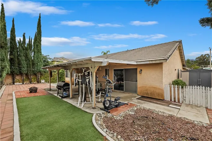 15101 Begonia Drive, Fontana, California 92336