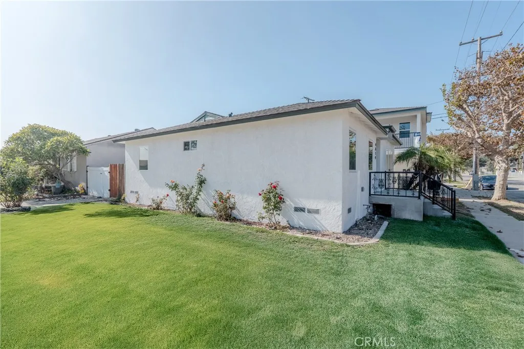 4814 Hedda, Lakewood, California 90712 home-pic-2