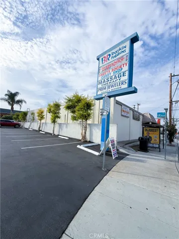 Exterior Pylon Signage