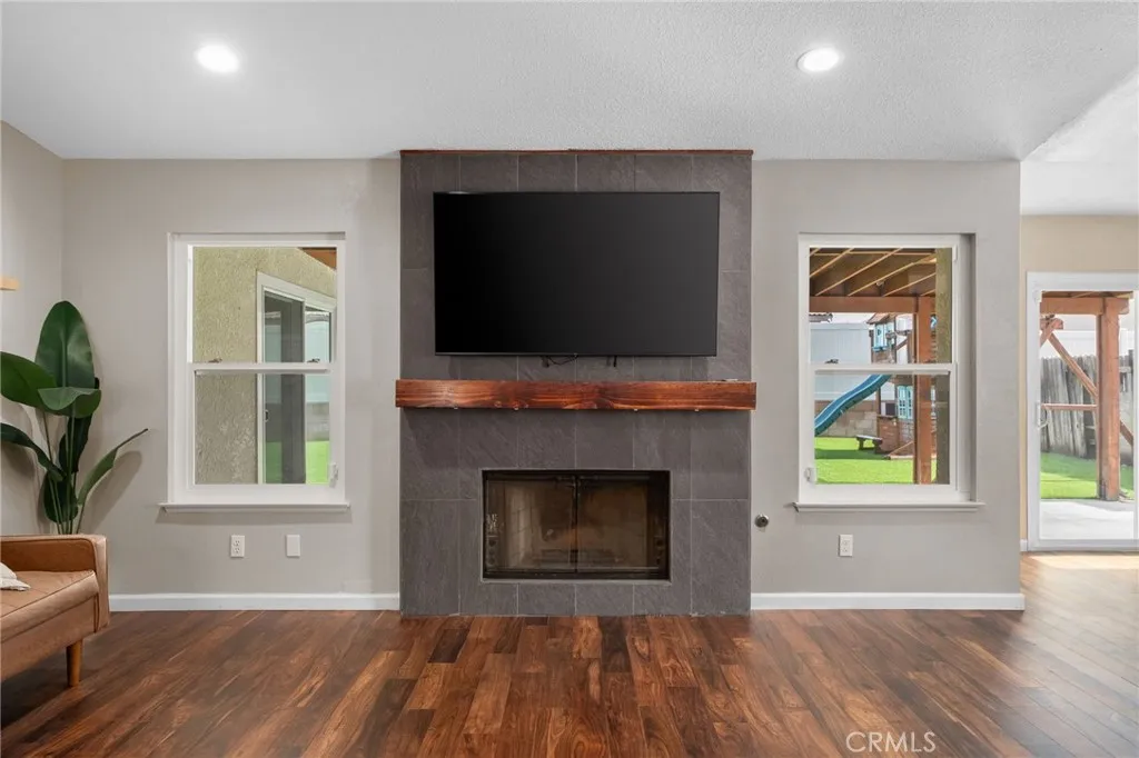 1316 Zirconia, Hemet, California 92543 home-pic-6