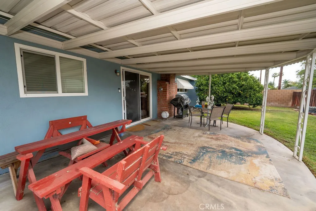 885 E Home, Rialto, California 92376 home-pic-21