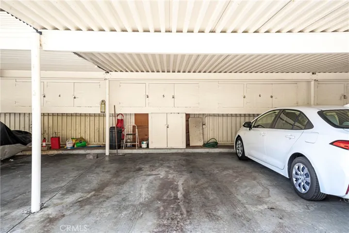 Carport 5 in structure 663
