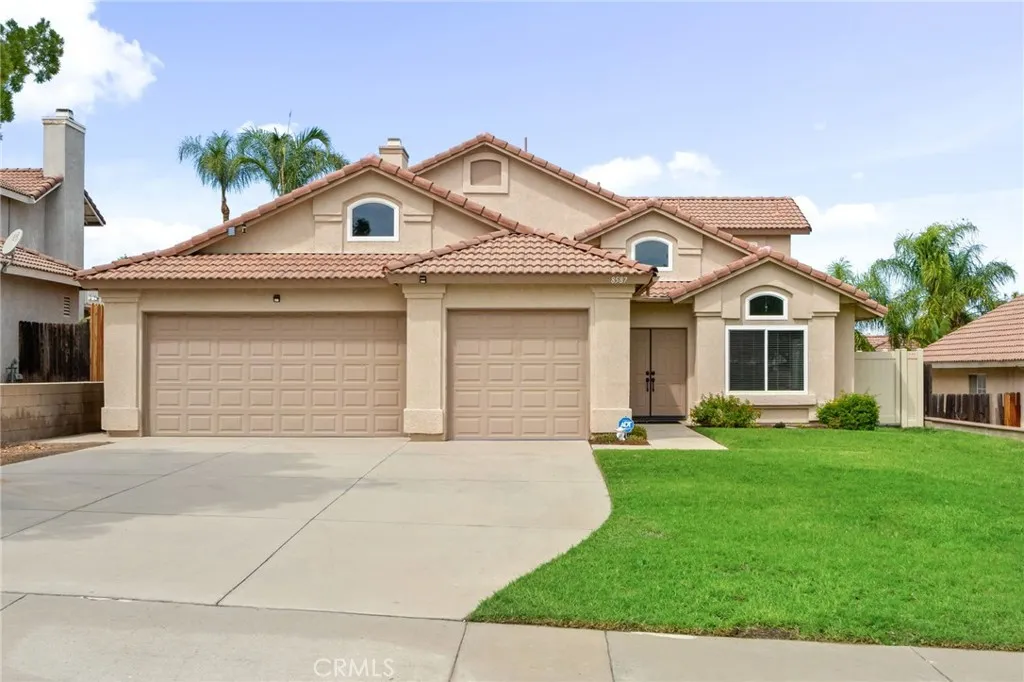 8587 Yarrow Lane, Riverside, California 92508 home-pic-0