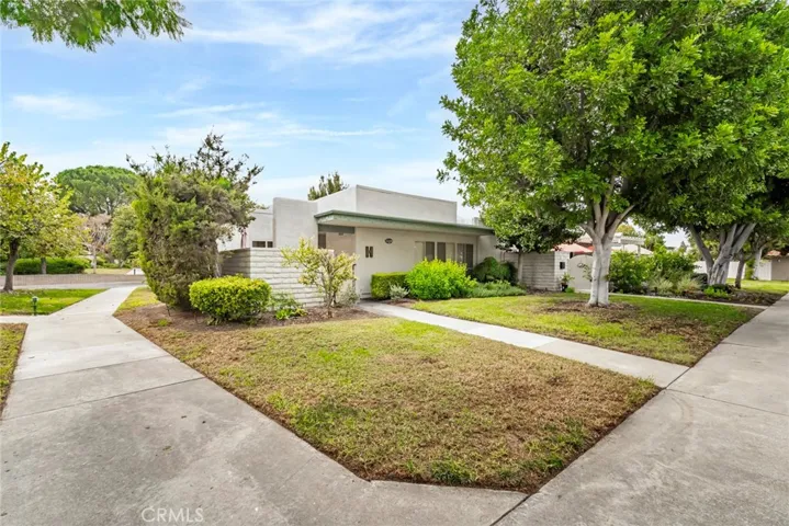 2220 E Via Mariposa East H, Laguna Woods, California 92637