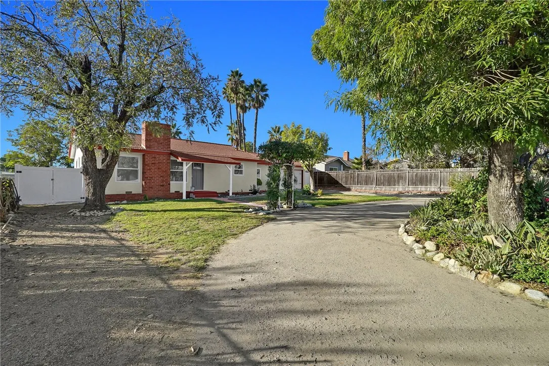 4240 Sierra Avenue, Norco, California 92860 home-pic-1