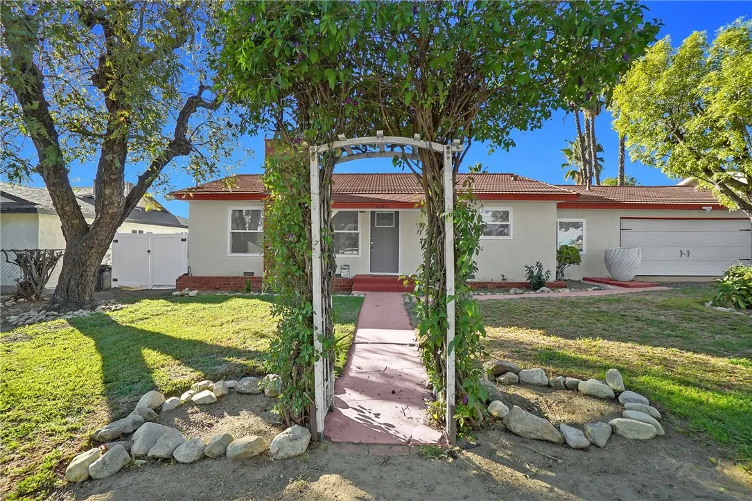 4240 Sierra Avenue, Norco, California 92860 home-pic-3