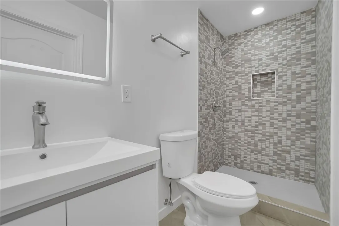 4240 Sierra Avenue, Norco, California 92860 home-pic-20