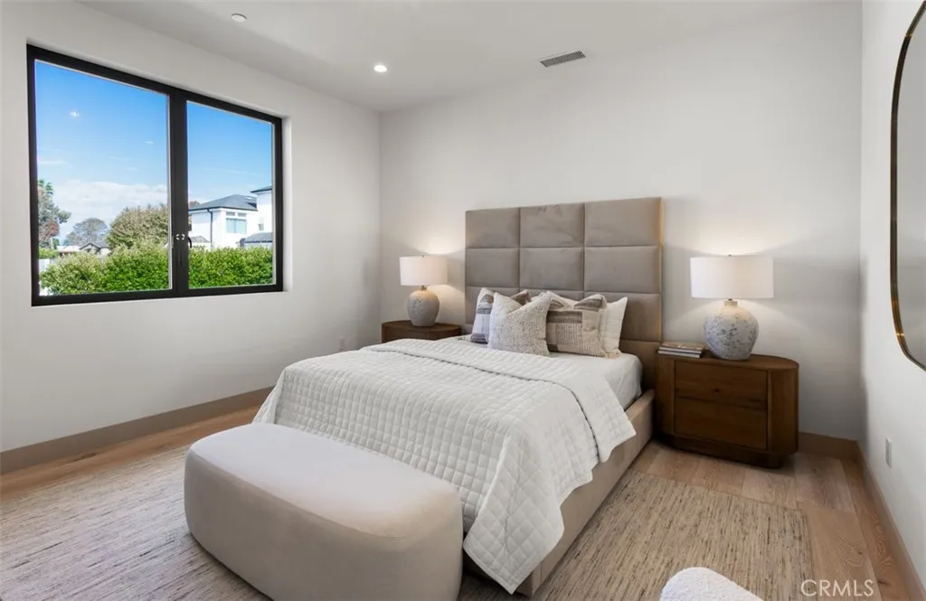 1210 Kings Rd, Newport Beach, California 92663 home-pic-41