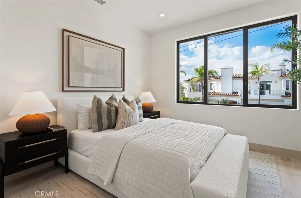 1210 Kings Rd, Newport Beach, California 92663 home-pic-39