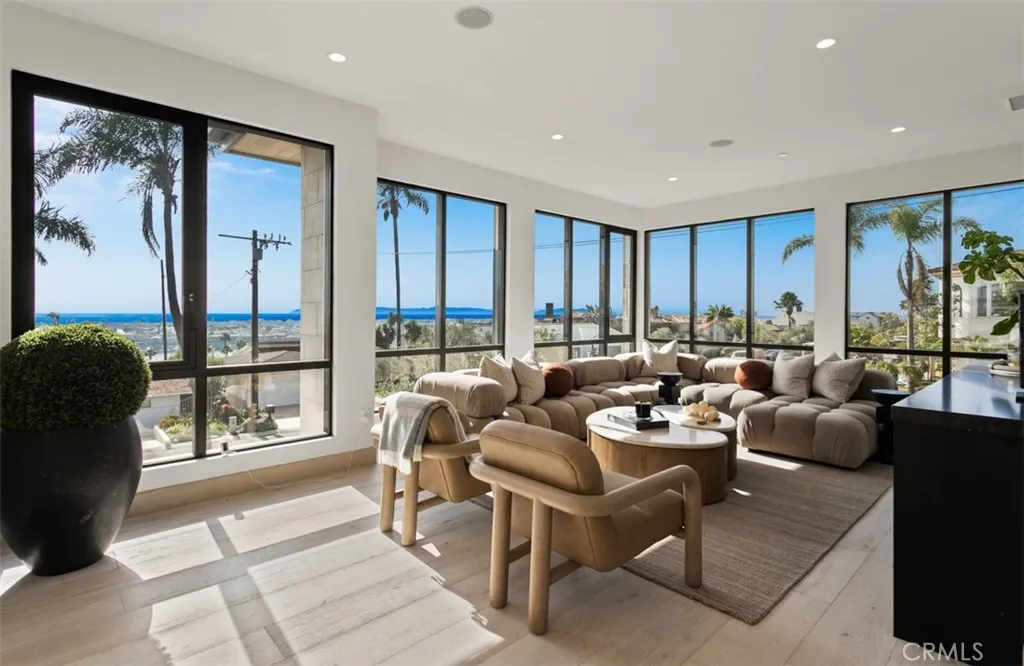 1210 Kings Rd, Newport Beach, California 92663 home-pic-22