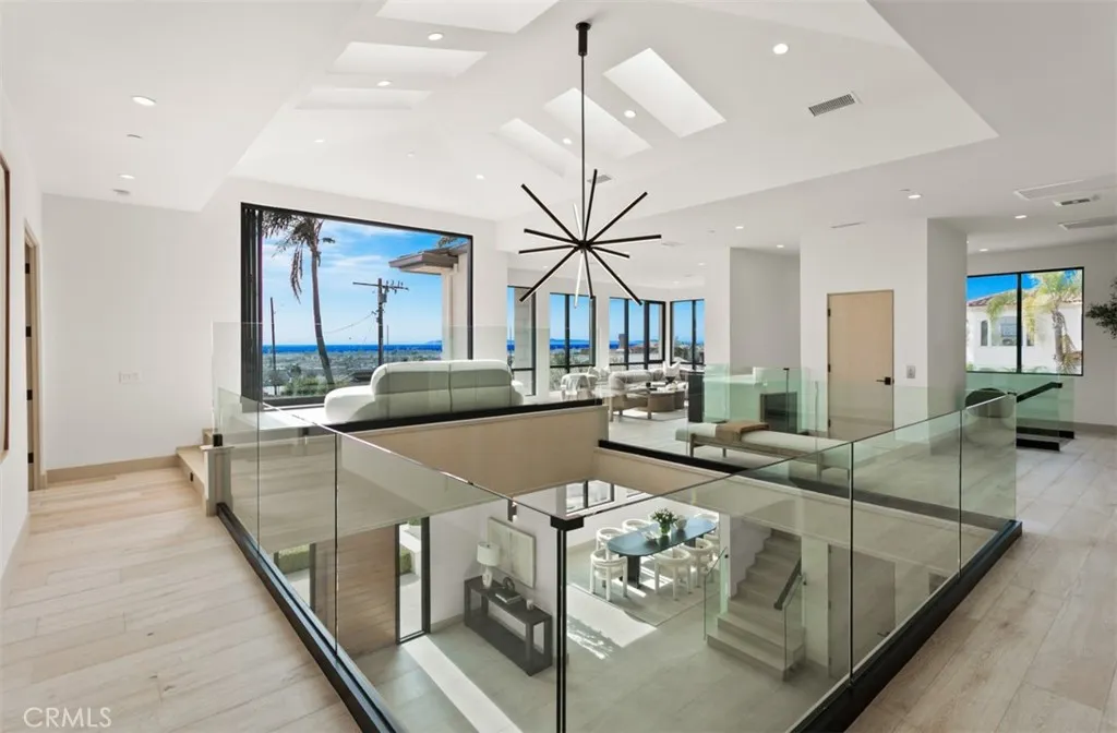 1210 Kings Rd, Newport Beach, California 92663 home-pic-20