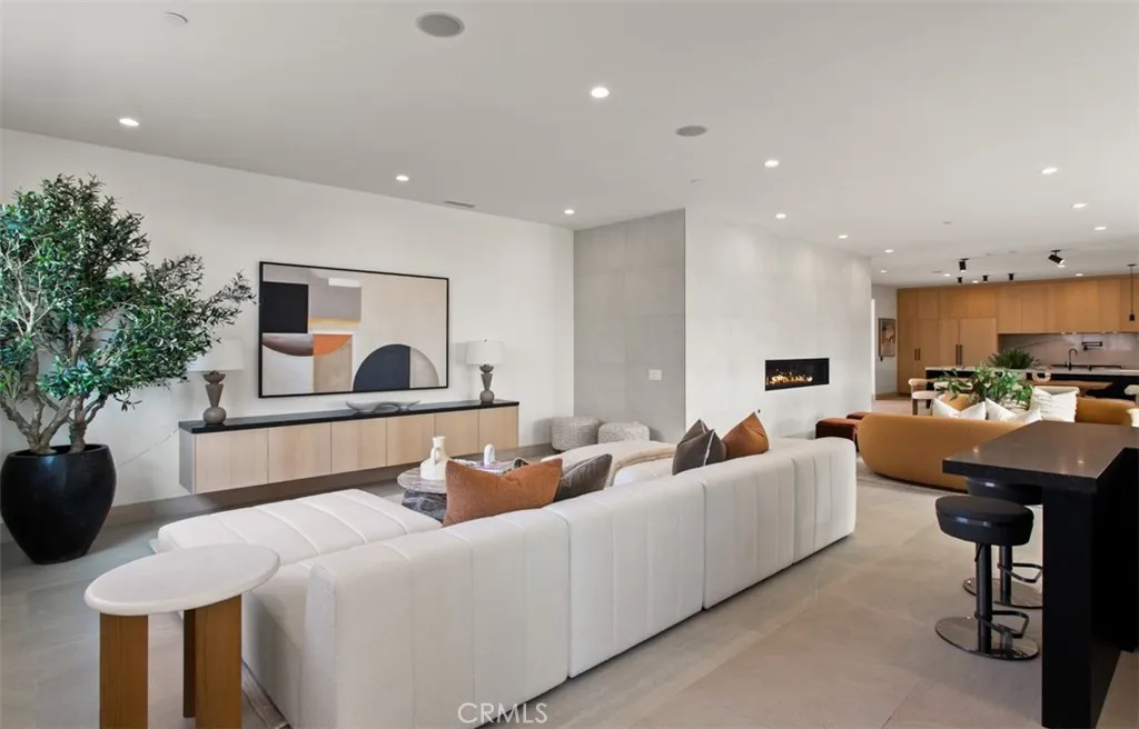 1210 Kings Rd, Newport Beach, California 92663 home-pic-10
