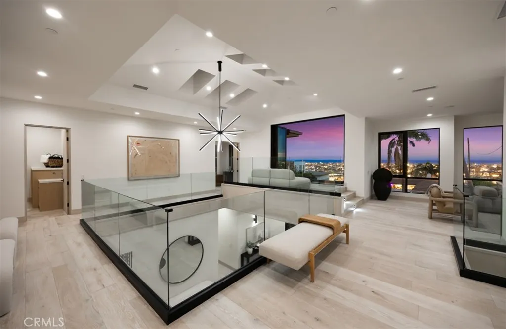 1210 Kings Rd, Newport Beach, California 92663 home-pic-21