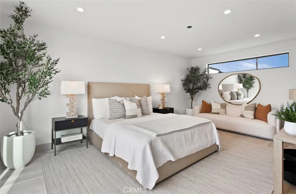 1210 Kings Rd, Newport Beach, California 92663 home-pic-35