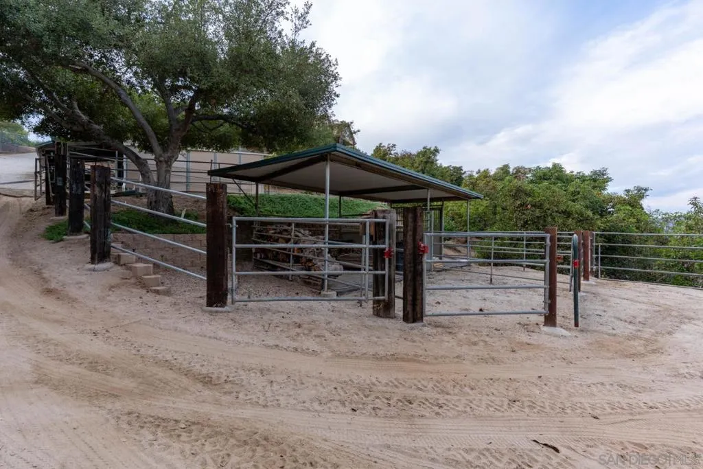 1609 Santa Margarita Drive, Fallbrook, California 92028 home-pic-54
