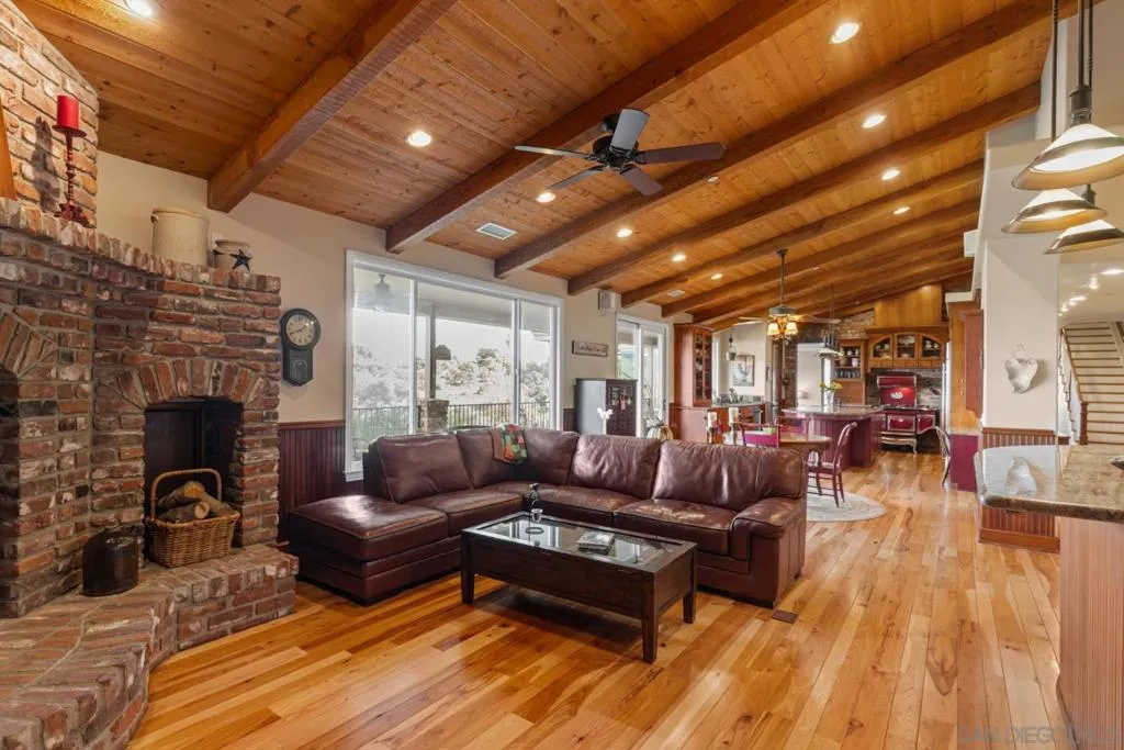 1609 Santa Margarita Drive, Fallbrook, California 92028 home-pic-11