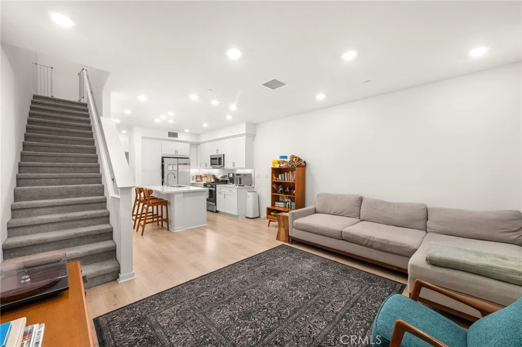 16428 Whittier 6, Whittier, California 90603 home-pic-4