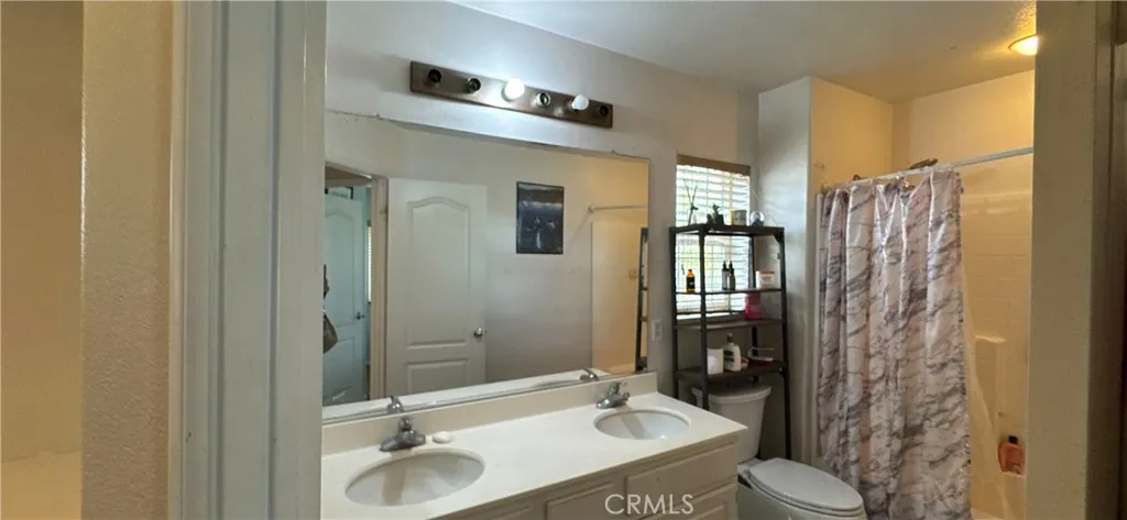 3921 Barbury Palms, Perris, California 92571 home-pic-18