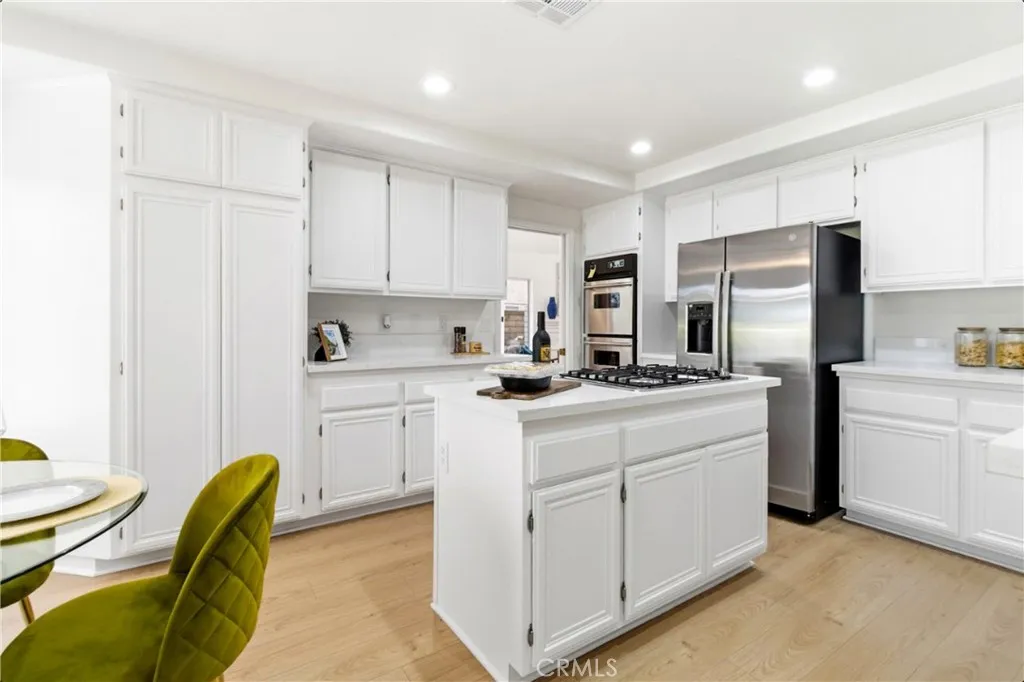 28360 Easton Lane, Santa Clarita, California 91350 home-pic-17