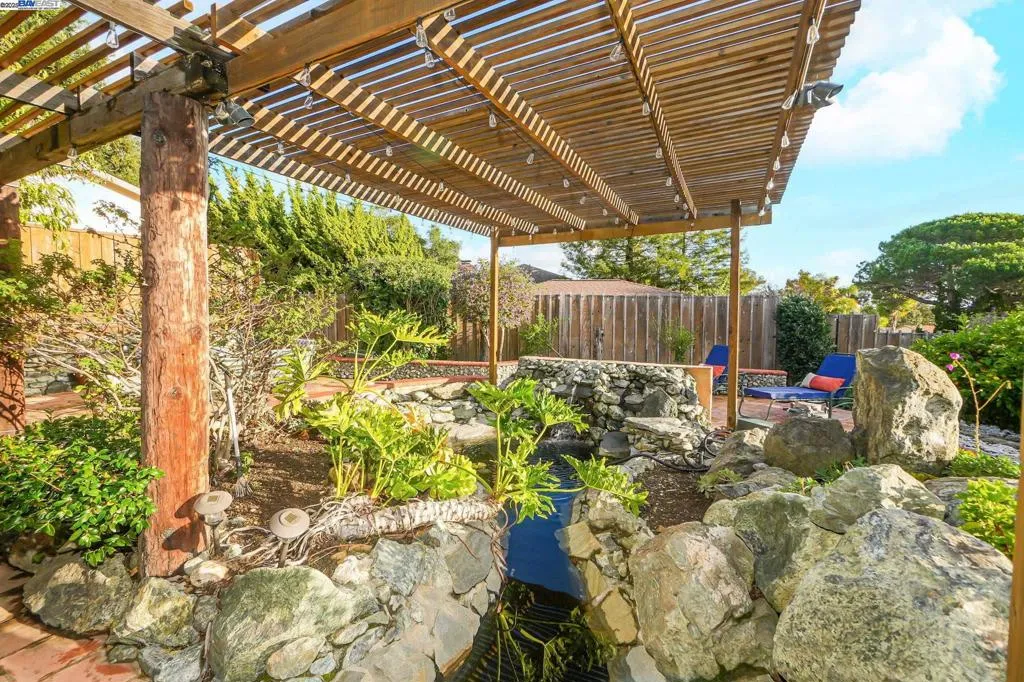 27956 Edgecliff Way, Hayward, California 94542 home-pic-53