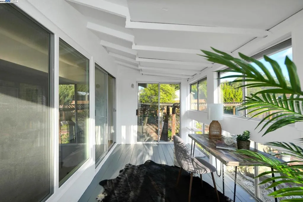 27956 Edgecliff Way, Hayward, California 94542 home-pic-10