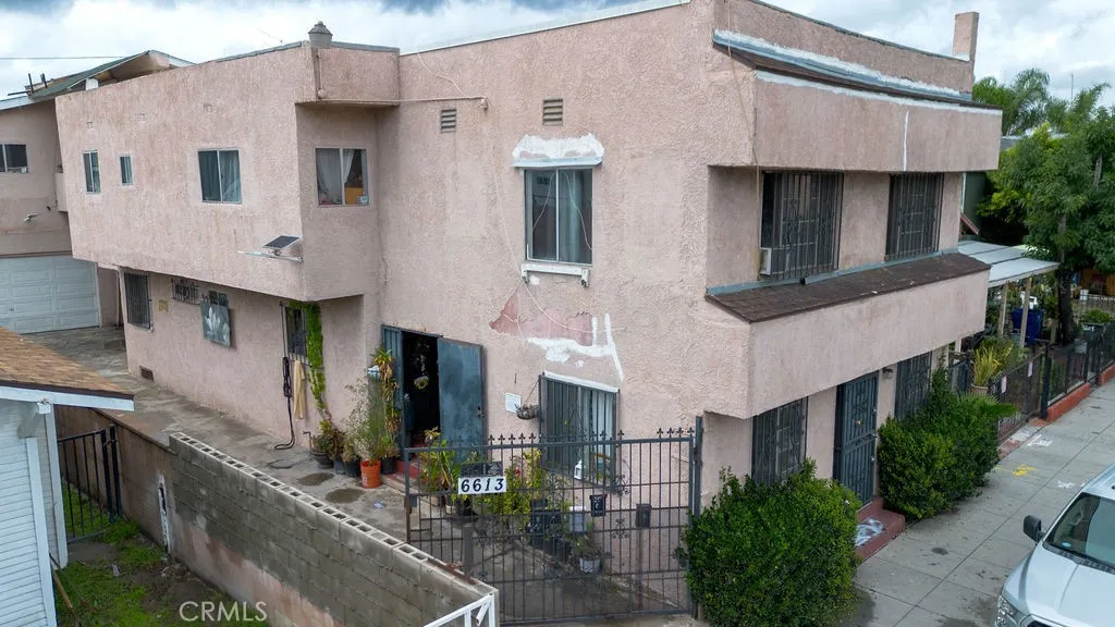 6613 S Figueroa, Los Angeles, California 90003 home-pic-4