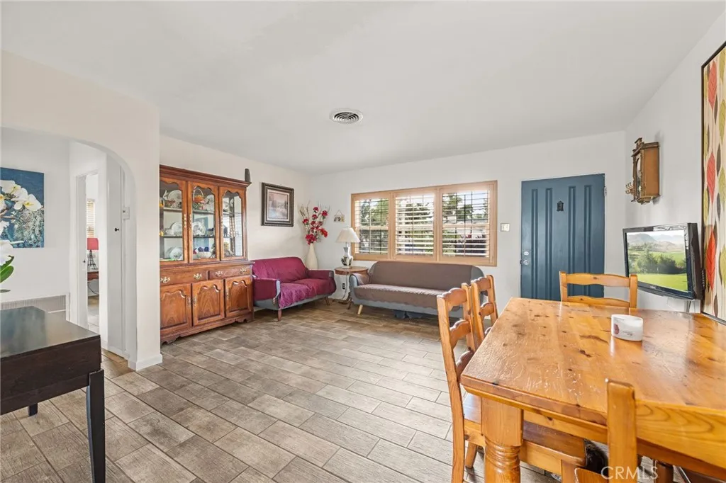 3620 Hoover, Riverside, California 92504 home-pic-9