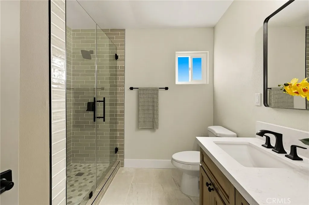 2302 Lori Lane, Santa Ana, California 92706 home-pic-24