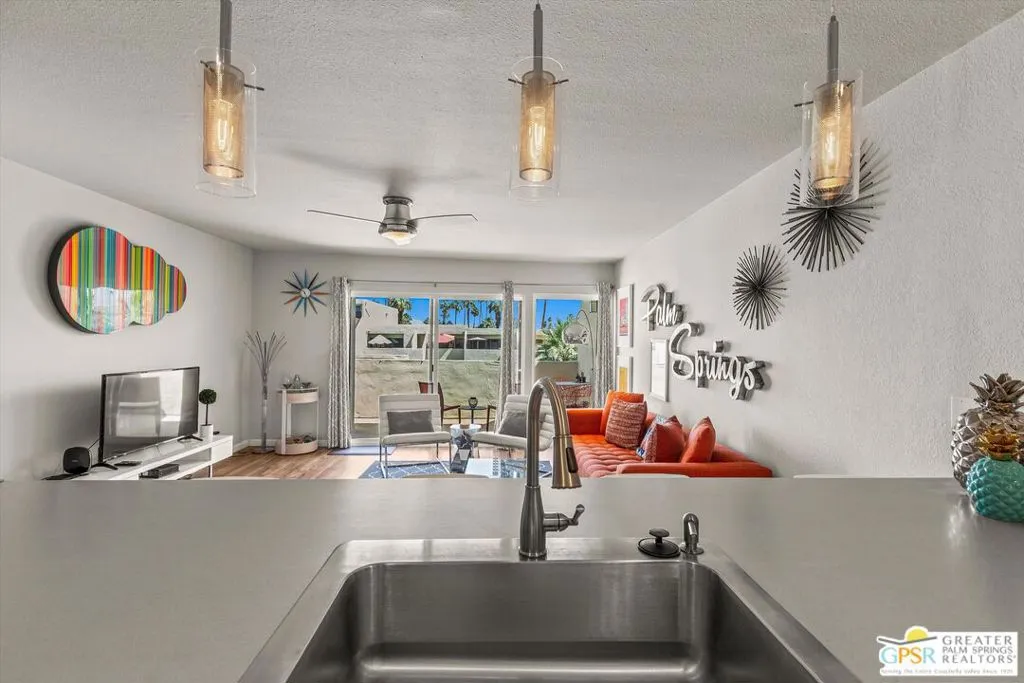 1655 E Palm Canyon Drive 602, Palm Springs, California 92264 home-pic-14