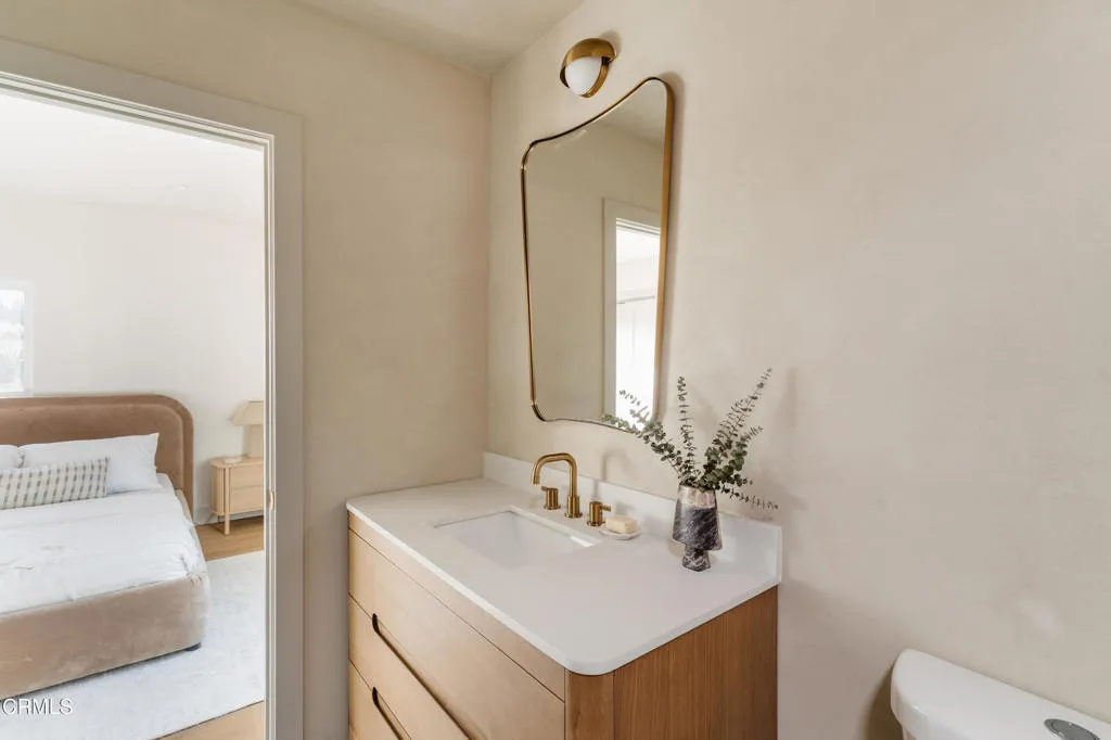 2612 Marathon Street 1/2, Los Angeles, California 90026 home-pic-15