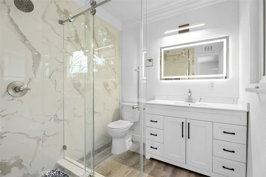 913 S Diamond, Santa Ana, California 92704 home-pic-20