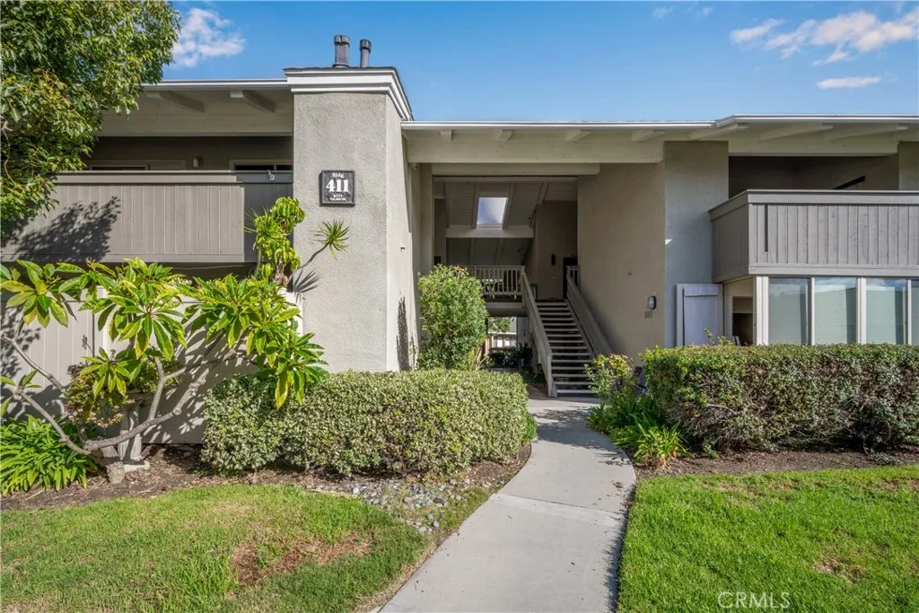 8777 Tulare Drive 411h, Huntington Beach, California 92646 home-pic-1