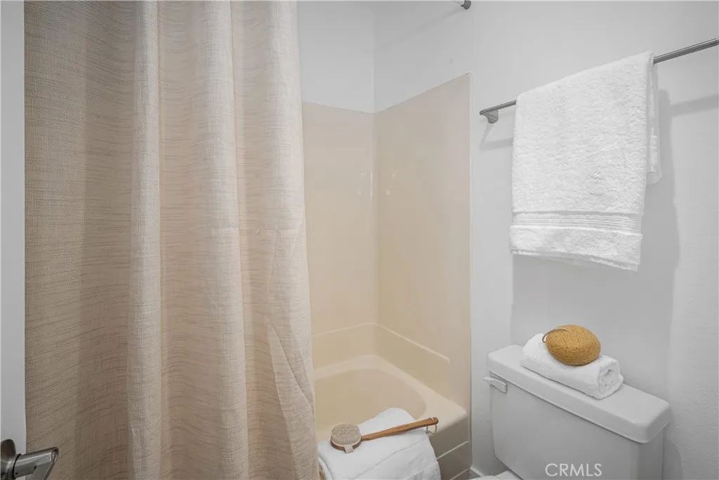 8777 Tulare Drive 411h, Huntington Beach, California 92646 home-pic-17