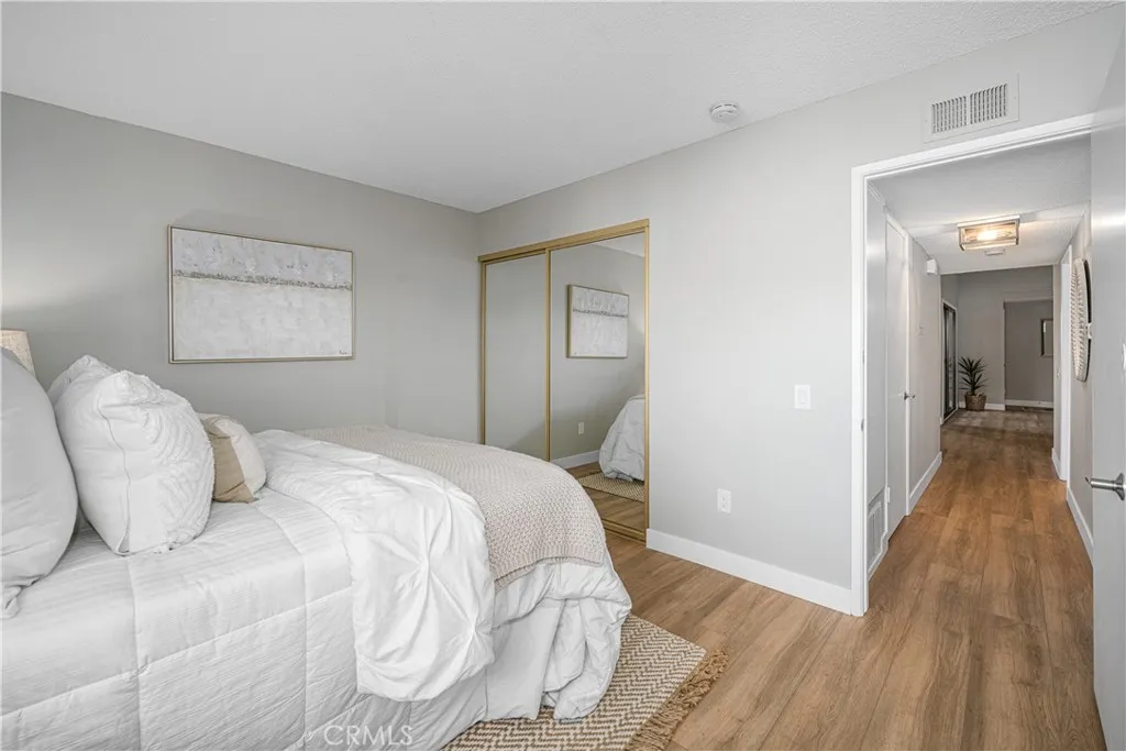 8777 Tulare Drive 411h, Huntington Beach, California 92646 home-pic-19