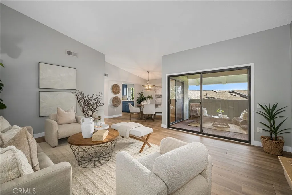 8777 Tulare Drive 411h, Huntington Beach, California 92646 home-pic-5
