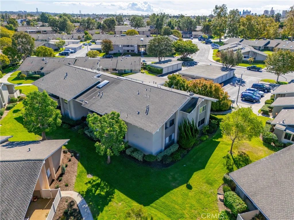 8777 Tulare Drive 411h, Huntington Beach, California 92646 home-pic-29