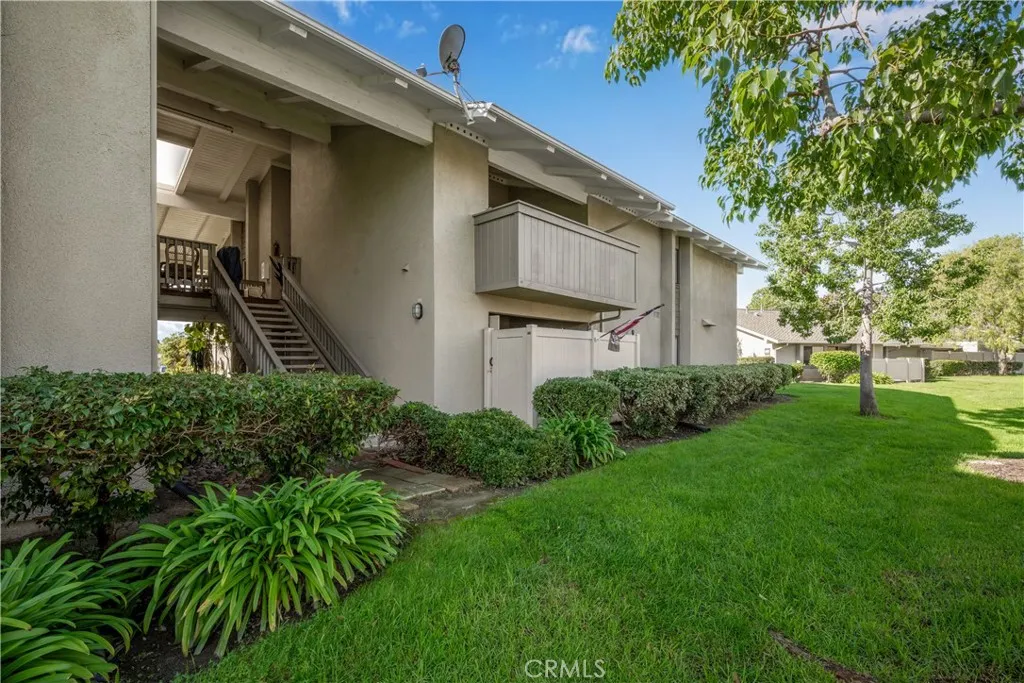 8777 Tulare Drive 411h, Huntington Beach, California 92646 home-pic-30