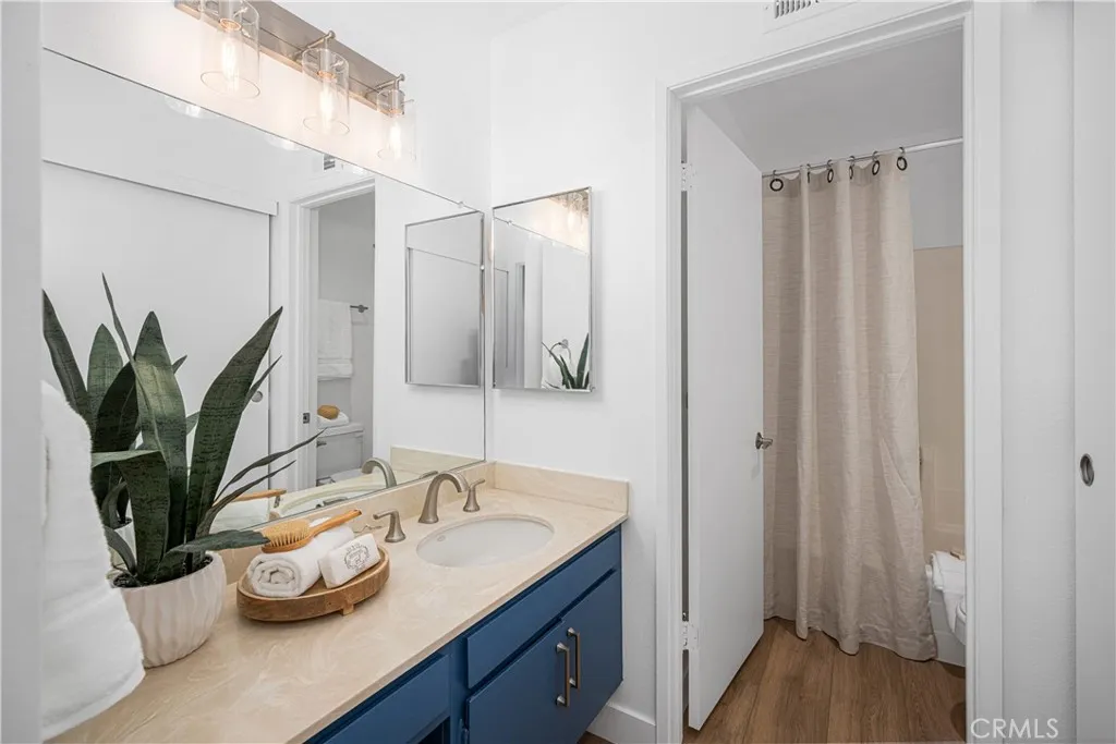 8777 Tulare Drive 411h, Huntington Beach, California 92646 home-pic-16