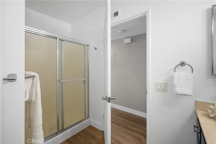 Full Bathroom For Guests