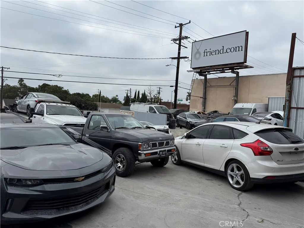 1143 W El Segundo